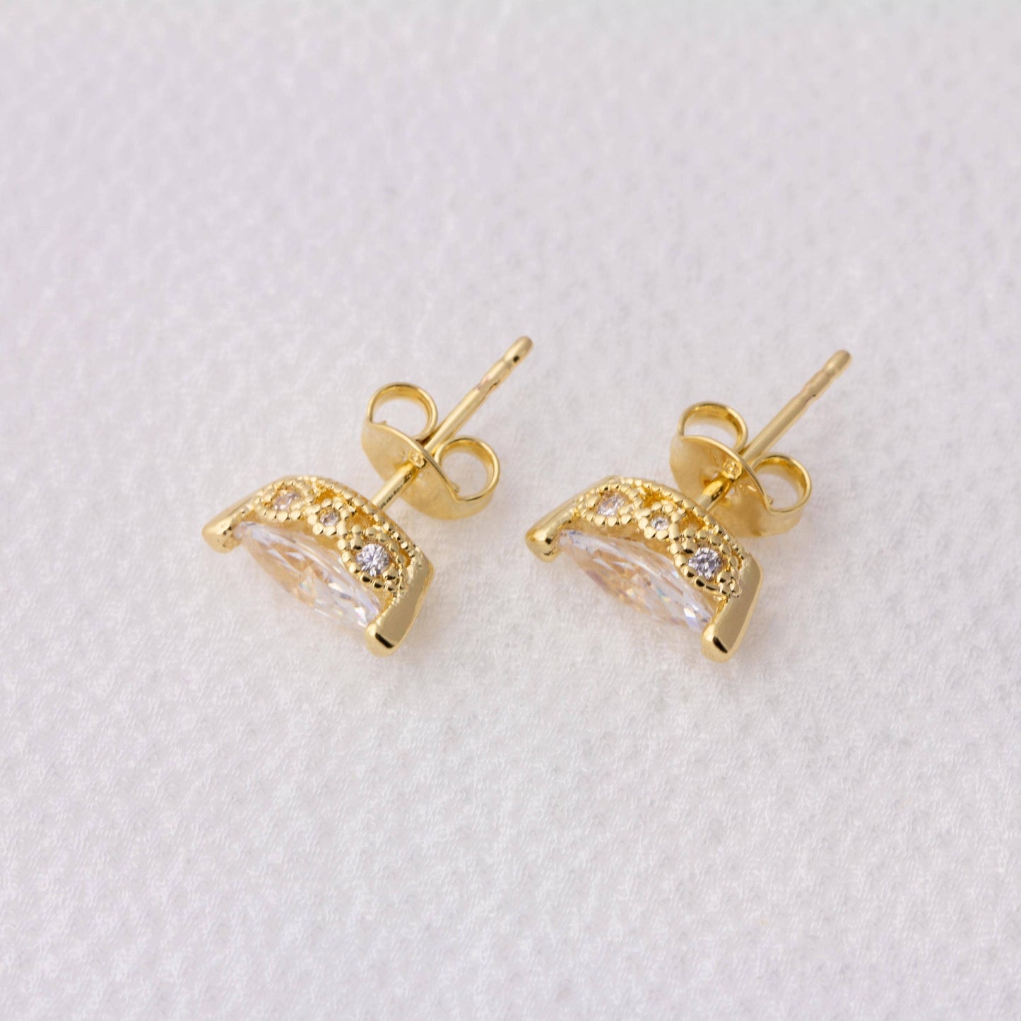 Vintager Stud Earrings