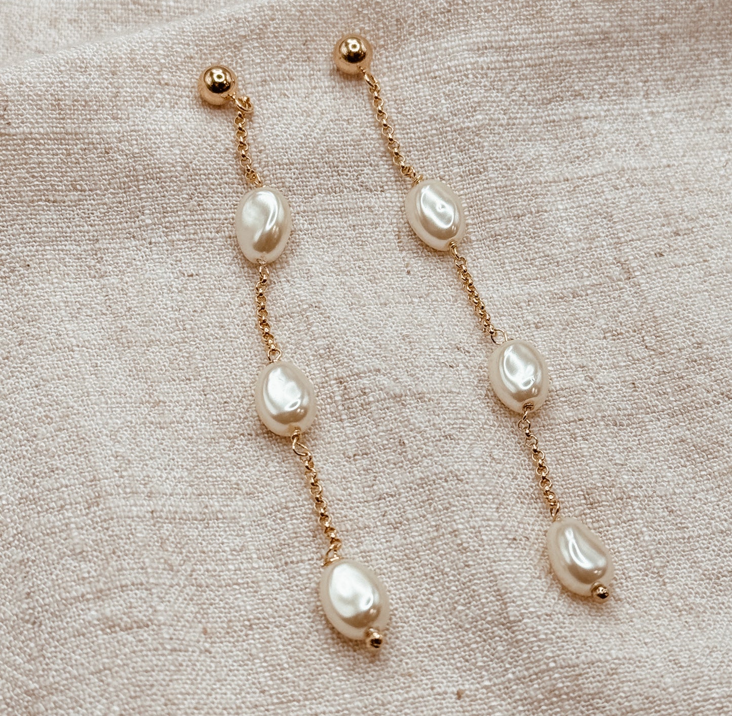 Dangling Earrings in 18-Carat Gold and Baroque Pearls For Sale at Dangling Earrings in 18-Carat Gold and Baroque Pearls For Sale at