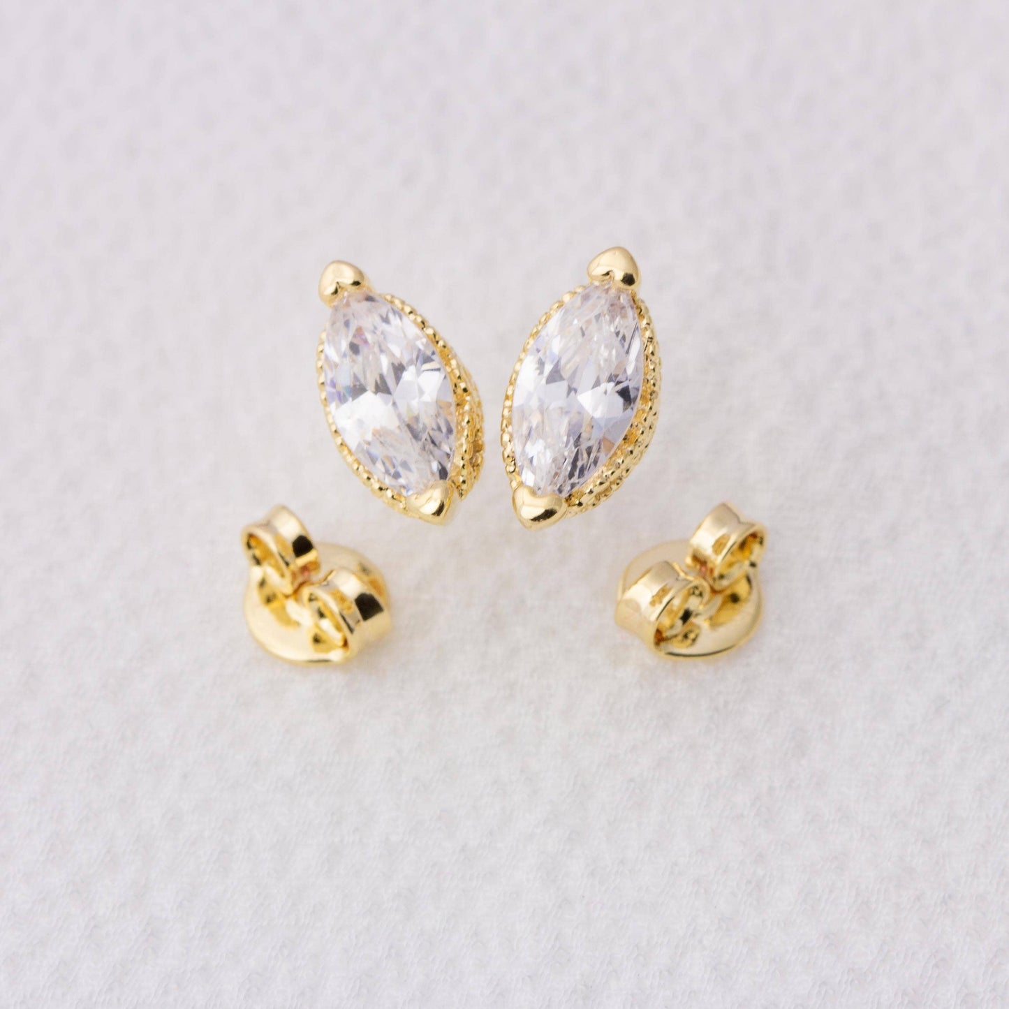 Vintager Stud Earrings