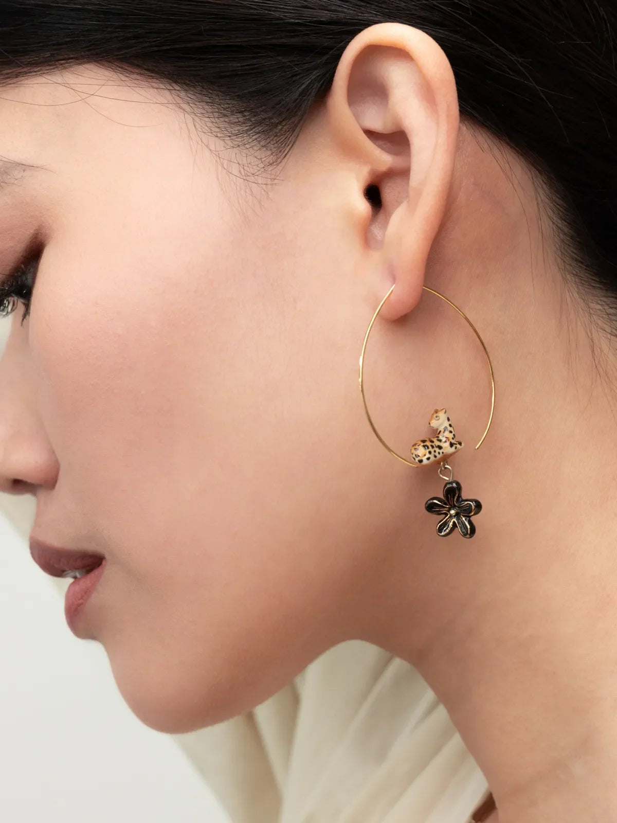 Lying Leopard & Flower Hoops